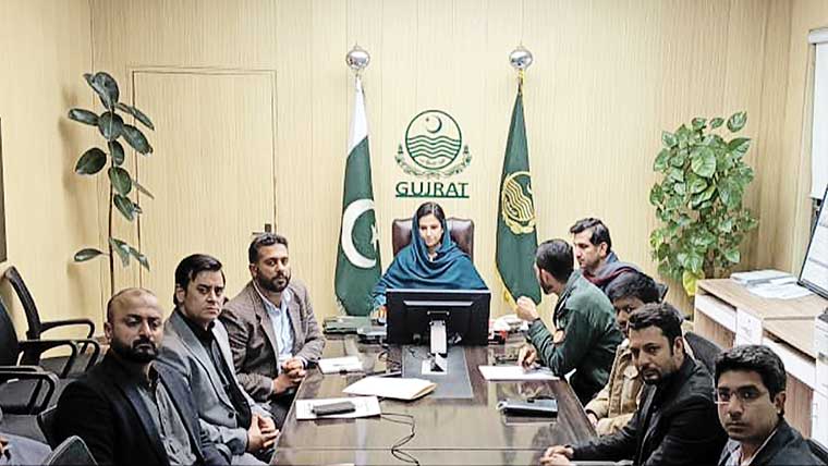 گجرات:ممکنہ سیلاب کے پیش نظر  حفاظتی اقدامات بارے اجلاس 