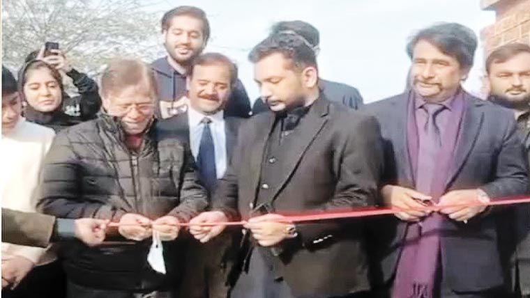 گورنمنٹ گرلز ہائی سکول کانپور  کی سیلاب سے متاثرہ دیوار تعمیر 