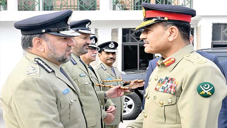 مضبوط پولیس سلامتی کیلئے نا گزیر،افواج ساتھ ہونگی:فیلڈ مارشل 