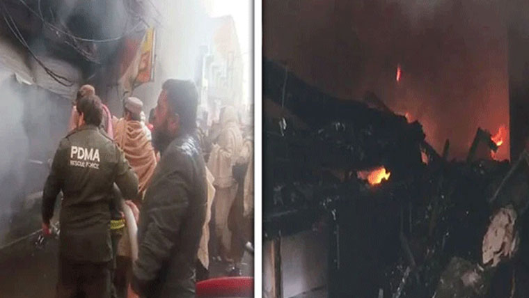 کوئٹہ کے پلازہ میں بھی آتشزدگی  بھاری مالی نقصان کا خدشہ