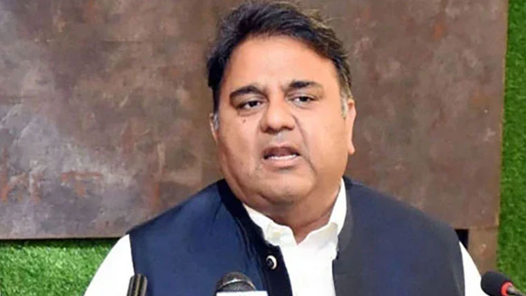 فوادچودھری کیخلاف مقدمہ کا چالان  پیش نہ ہونے پر عدا لت برہم 