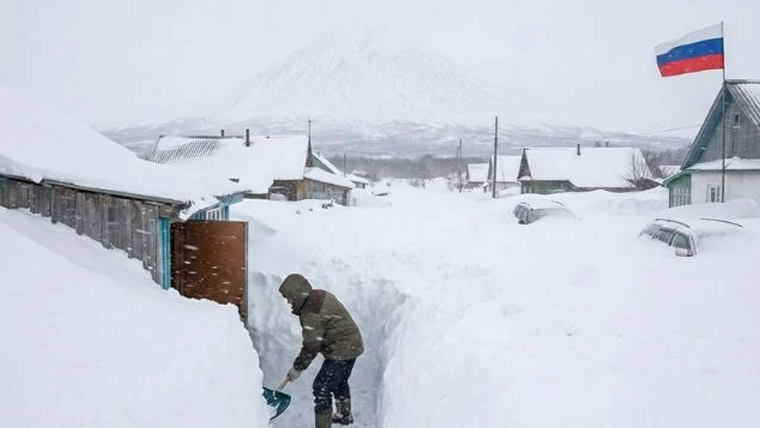 روس :جزیرہ نما کامچاتکا میں  برفباری کا 60سالہ ریکارڈ ٹوٹ گیا