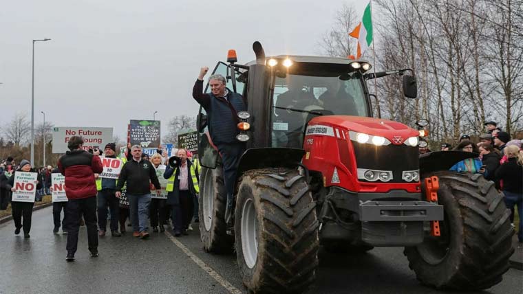 ہزاروں یورپی کسانوں کا مرکوسور  تجارتی معاہدے کیخلاف احتجاج