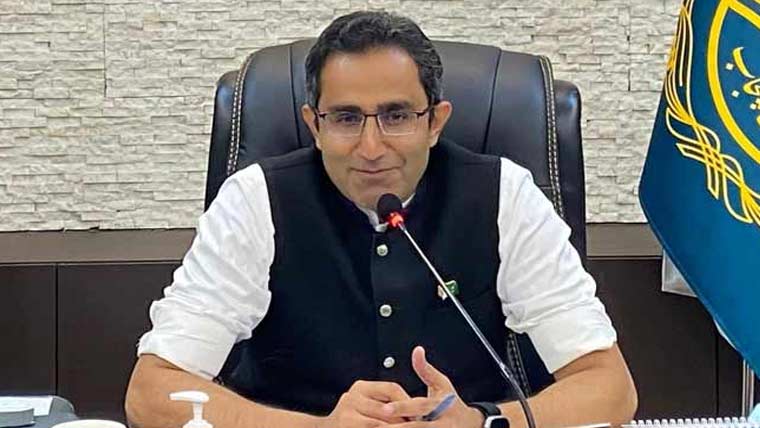 ڈپٹی کمشنر کا مختلف سکولوں کا دورہ ،عملہ  کی حاضری ، صفائی ستھرائی کا جائزہ 