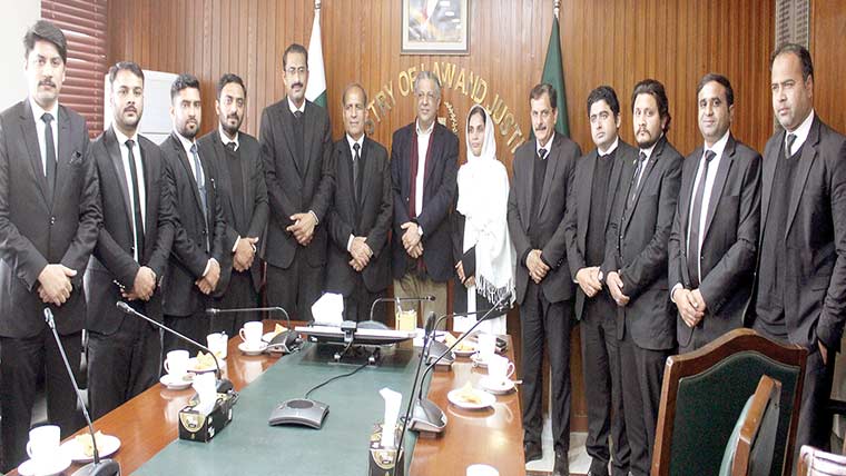 گجرات بار کے وفد کی وزیر قانون اعظم نذیر تارڑ سے ملاقات 