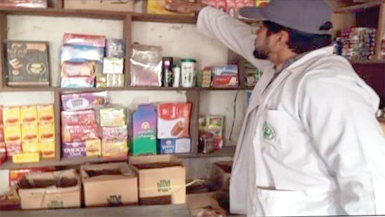 چنیوٹ:فوڈ سیفٹی ٹیموں کی کارروائی، 75 ہزار روپے جرمانے 