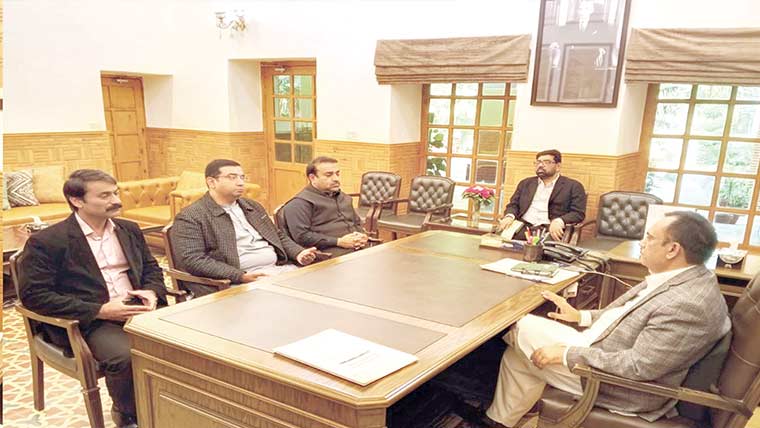 کمشنر کیساتھ سرگودھا چیمبر آف اسمال ٹریڈرز کے وفد کی ملاقات