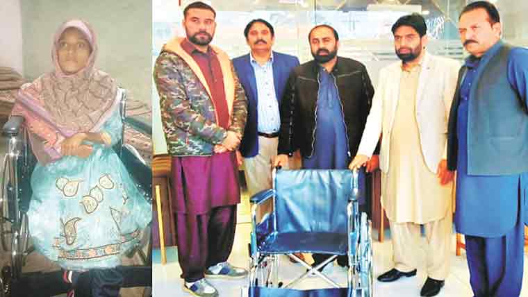  معذور دو مستحق افراد کے اہلِ خانہ میں وہیل چیئرز تقسیم 