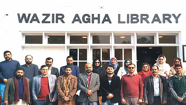 وزیر آغا لائبریری کے زیر اہتمام اساتذہ  کیلئے دو روزہ پیشہ ورانہ تربیتی ورکشاپ 