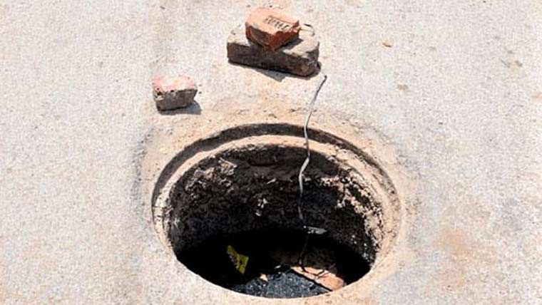  اہل علاقہ کا مین ہولز پر ڈھکن نہ لگنے پر تشویش کا اظہار 