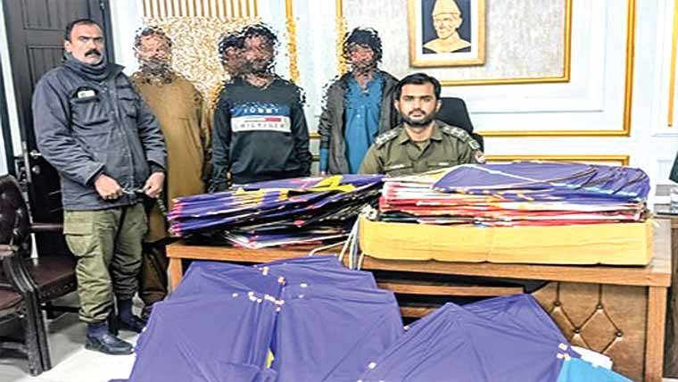 ممتاز آبادسے غیر قانونی پتنگ فروش گرفتار، پتنگیں برآمد 