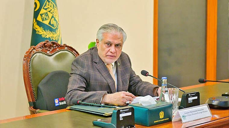  اسحاق ڈار سرکاری دورے  پر ڈیووس سے دبئی پہنچ گئے