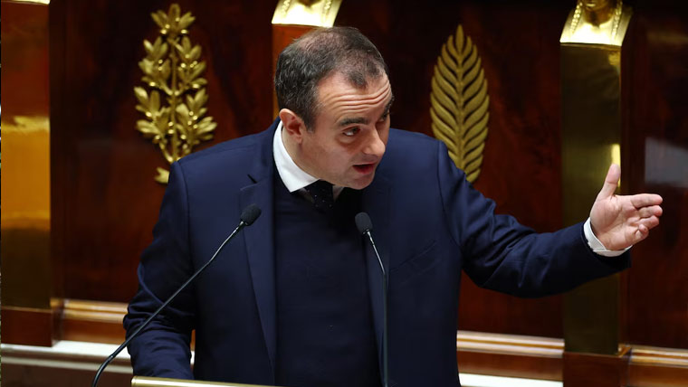 سوشلسٹوں کی حمایت مل گئی ،فرانسیسی  صدر تحریک عدم اعتماد سے بچ گئے