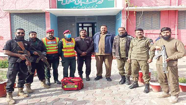 گورنمنٹ ہائی سکول شورکوٹ  میں اینٹی انسدادِ دہشتگردی مشق 