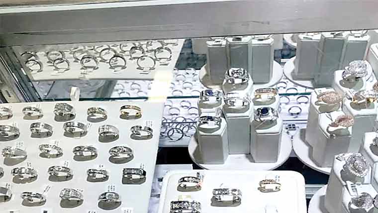  چوری کا ملزم امریکی قانون میں خلل کیوجہ سے فرار 