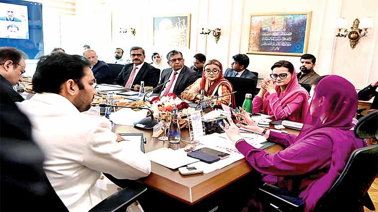 بجلی کے تار انڈر گرائونڈ کرنے کا فیصلہ ، عوام کا تحفظ ذمہ داری : مریم نواز 