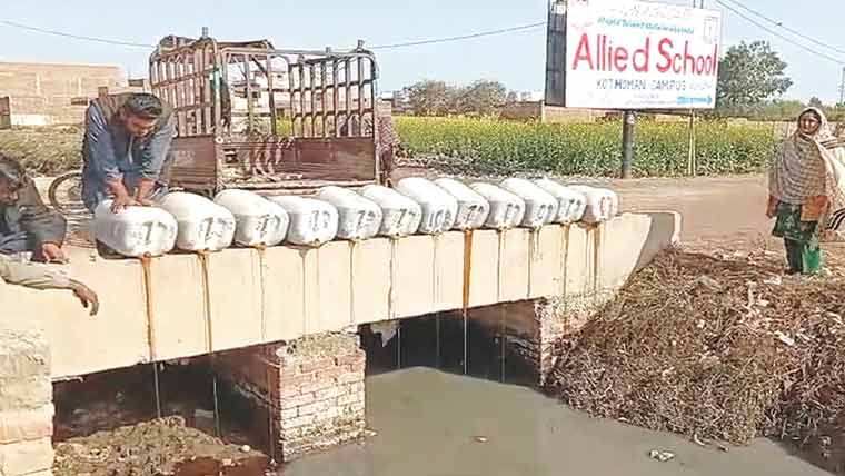 ملاوٹ شدہ شہد بنانے پروڈکشن  یونٹ بند، 600کلو تلف 