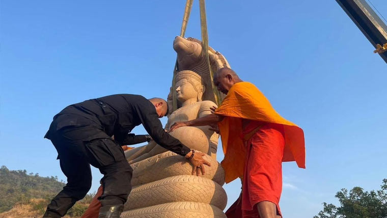 بدھا اور وشنو کے مجسموں پر تنازع