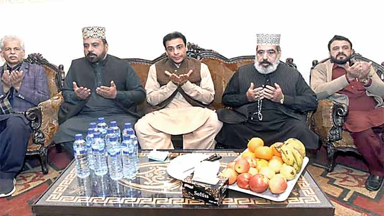 سابق وزیراعلیٰ حمزہ شہباز کی  وائس چیئرمین کے گھرآمد ، بھائی  کی وفات پر اظہار تعزیت کیا