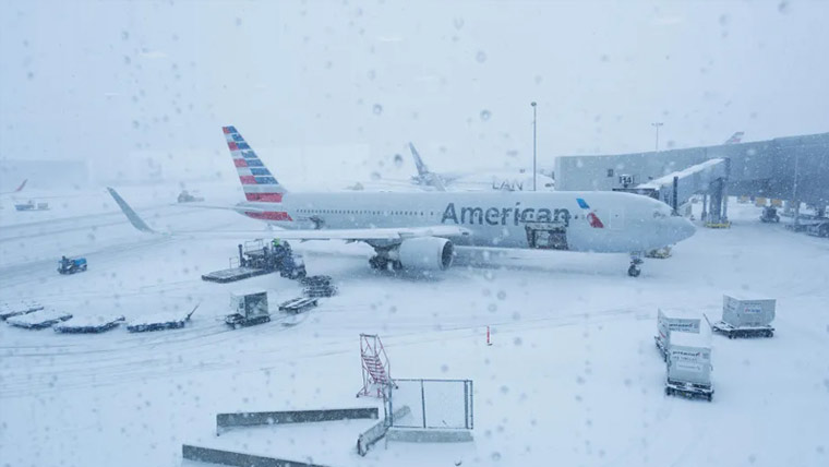 امریکا:برفانی طوفان،زندگی مفلوج، ہزاروںپروازیں منسوخ