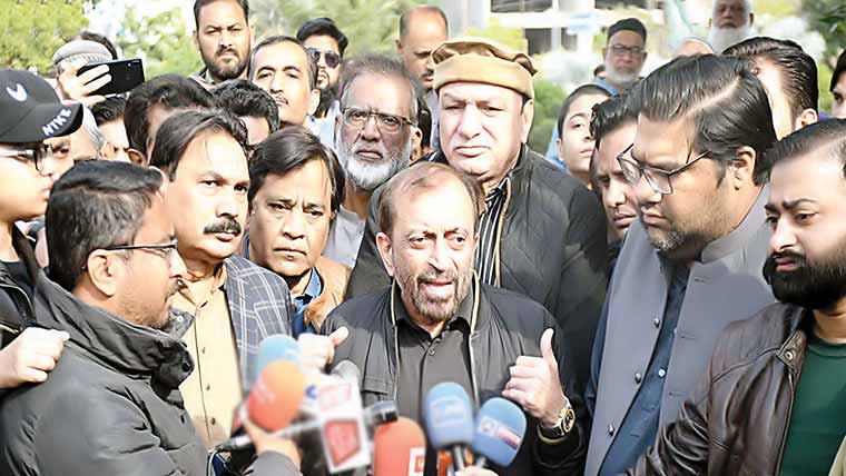 ڈی این اے کہاں ہورہا، ورثا کو اعتماد میں لیا جائے ، فاروق ستار