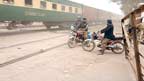ریلوے پھاٹک گارڈز سے محروم حادثات کا خدشہ