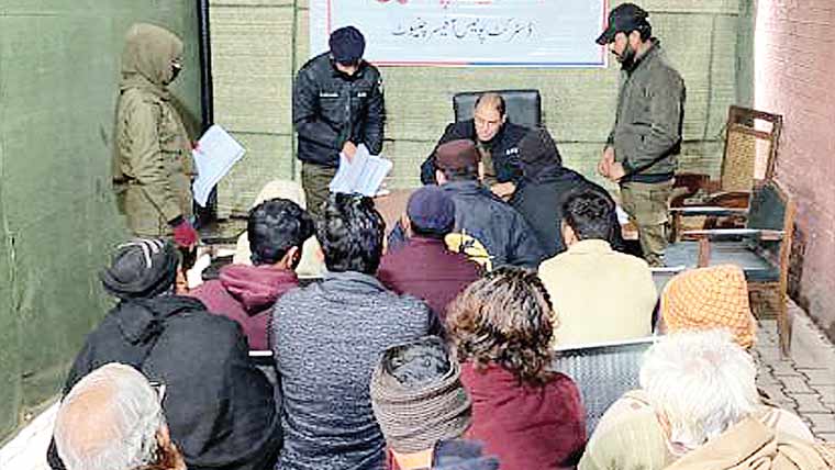 ڈی پی او کی کھلی کچہری، شہریوں کے مسائل حل کرنے کاحکم 