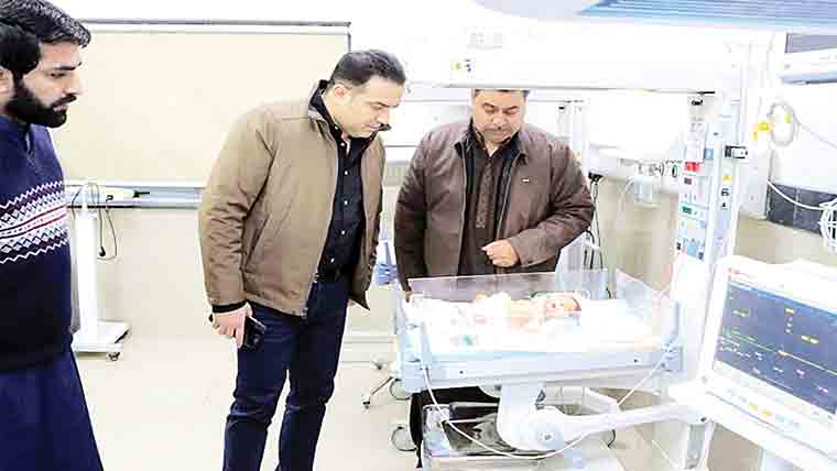  ڈاکٹرز کی غفلت‘آپریشن کے دوران نومولود کی گردن کٹ گئی