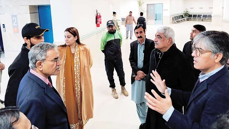  صوبائی وزیر صحت کا نوازشریف کارڈیالوجی انسٹی ٹیوٹ کا دورہ