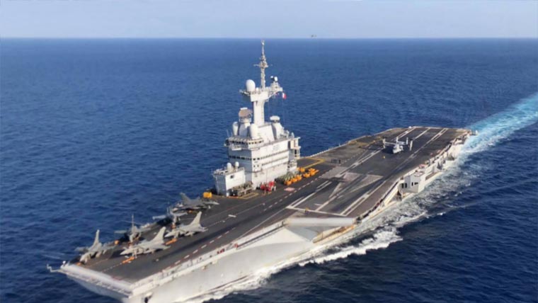 فرانسیسی بحریہ کا طیارہ بردار جہاز  چارلس ڈیگال بحرِ اوقیانوس روانہ