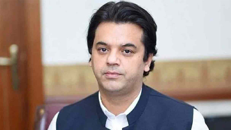 عثمان ڈار کا نام ای سی ایل میں شامل  کرنے کیخلاف درخواست پر وفاق  کو جواب کیلئے 3فروری تک مہلت 