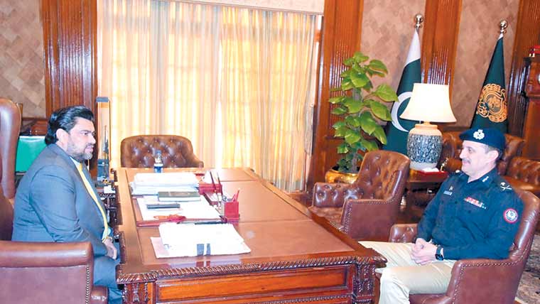 کراچی معاشی شہ رگ ، امن و امان کا تسلسل حکومت کی اولین ترجیح ،گورنر