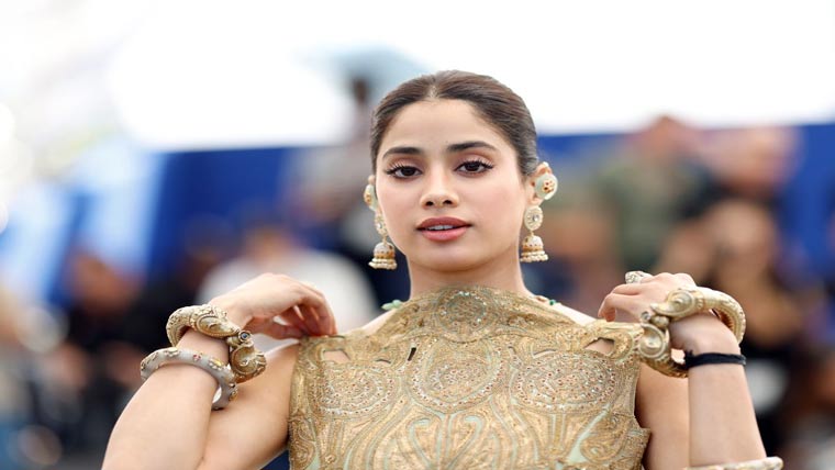 کوئی تعریف کردے توسوشل میڈیا  اس پر بھی تنقید کرتا ہے :جھانوی کپور