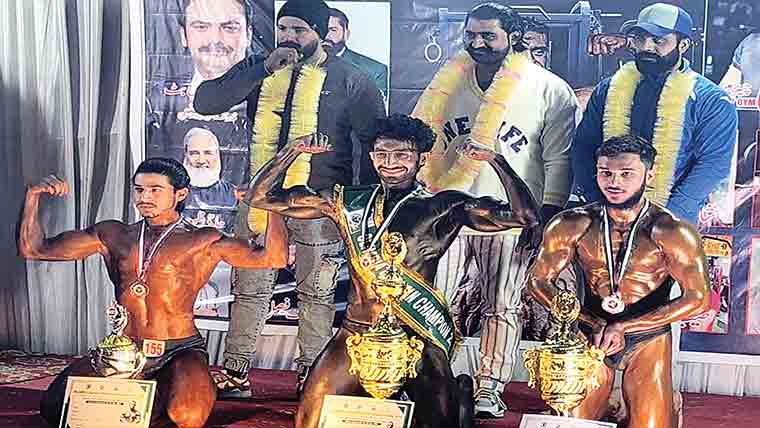  کامونکے ے نوجوان نے اولمپک  چیمپئن باڈی بلڈنگ مقابلہ جیت لیا 