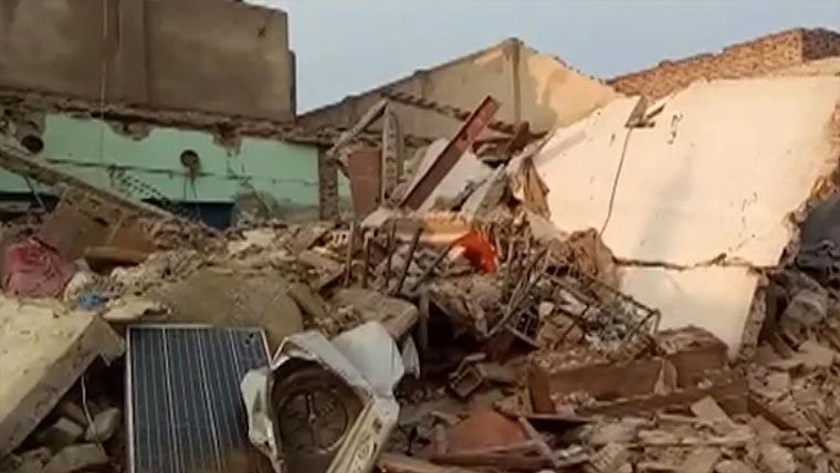 افغانستان:گھر کی چھت گر گئی خاندان کے 7 افراد جاں بحق