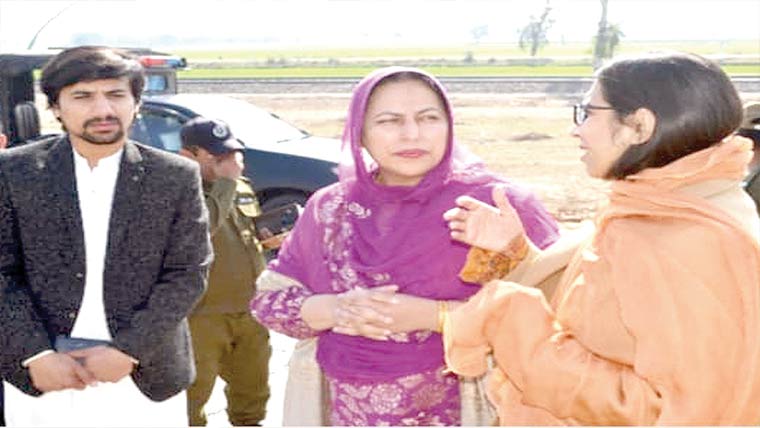 ڈپٹی کمشنر خانیوال ملیحہ رشید کا ٹی ایچ کیو ہسپتال کا حفاظتی جائزہ 