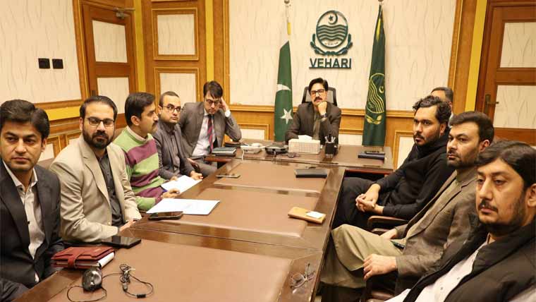 تعمیراتی کاموں کے دوران حفاظتی  اقدامات یقینی بنائیں، ڈی سی وہاڑی