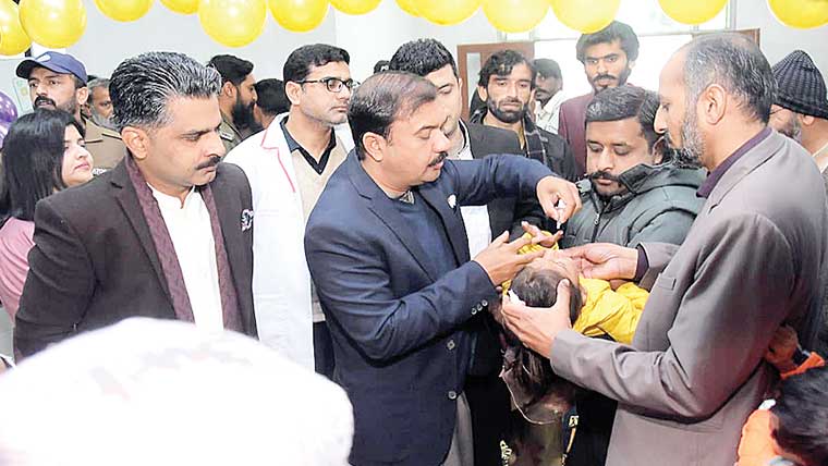 والدین انسداد پو لیو مہم میں  تعاون کریں :ڈپٹی کمشنر جھنگ 