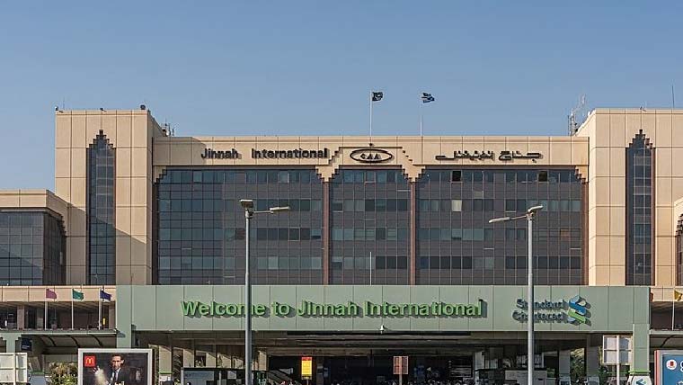 کراچی :امریکا سے آ ئے مسافر سے 58ملین روپے کا سامان برآمد 