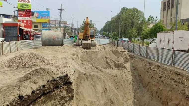 ترقیاتی منصوبے، گہری کھدائیاں، حفاظتی انتظامات نظرانداز