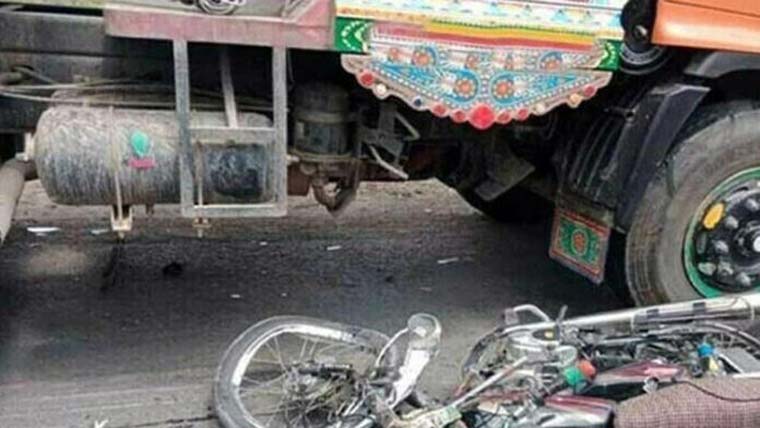 حادثے میں موٹر سائیکل سوار نوجوان جاں بحق ،واٹر ٹینکرنذرآتش