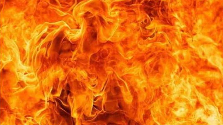 تحصیل ہسپتال کے سٹور روم میں آگ بھڑک اٹھی 