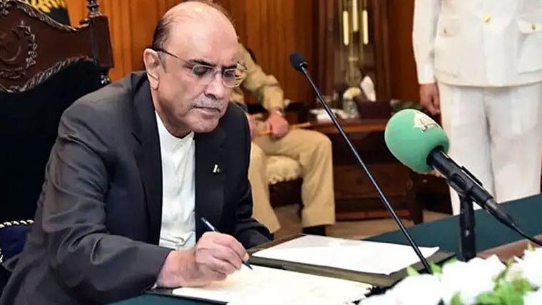 اوگراآرڈیننس 2002کی  دفعات 2اور3میں ترمیم  صدرمملکت نے دستخط کردئیے 