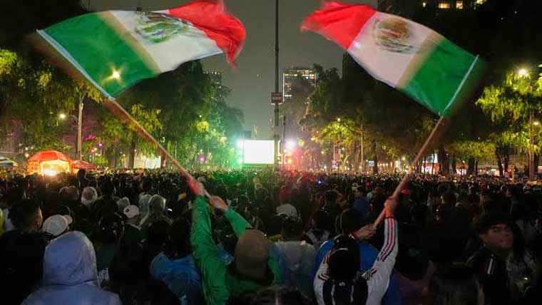 میکسیکو ٹیم کی تاریخی فتح  کا جشن سوگ میں تبدیل 