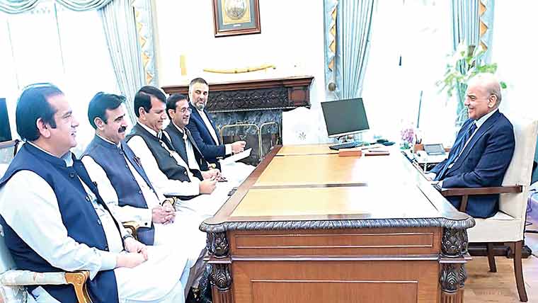 ٹیکس دہندگان کو سہولیات کی فراہمی ترجیح ہونی چاہئے : ایف بی آر میں کرپٹ عناصر کی کوئی جگہ نہیں : شہباز شریف 