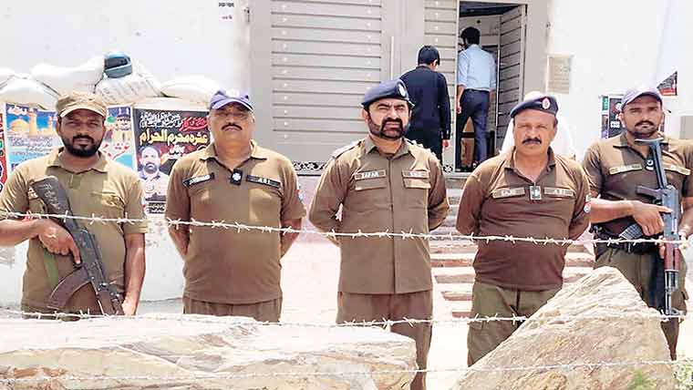 نمازِ جمعہ کے اجتماعات کیلئے سکیورٹی کے سخت انتظامات 