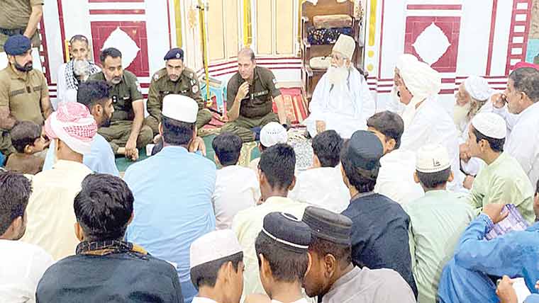  ڈی پی او چنیوٹ کی جا مع مسجد فاروقیہ میں کھلی کچہری