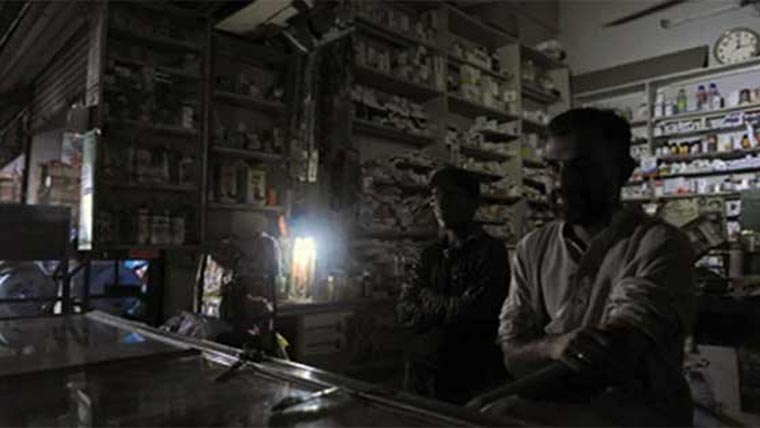  گرمی میں لیسکو سسٹم دباؤ کا شکار،گھنٹوں بجلی بندش معمول