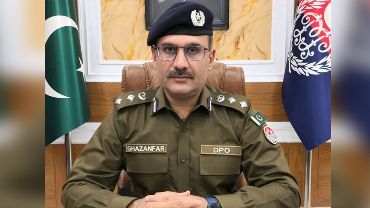 ڈی پی او مظفرگڑھ کا اردل روم، 15اہلکاروں کو مختلف سزائیں