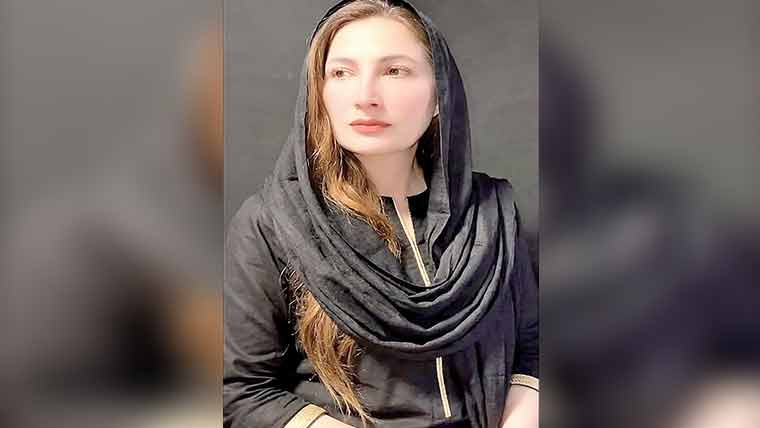 کیرئیر میں بڑی سکرین کو زیادہ انجوائے کیا ہے :صائمہ نور